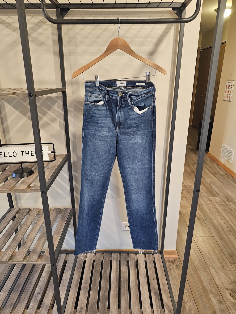 Frame Le Sylvie Slender Straight Women's Blue Straight-Leg Jeans with Frayed Hem
